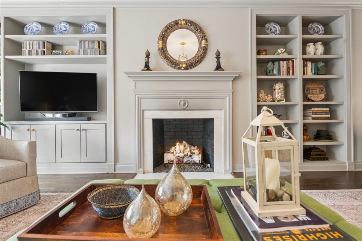 3100 North Sheridan Road, Unit 10E Chicago, IL 60657 - Photo 4 of 41 Gallery Image 4