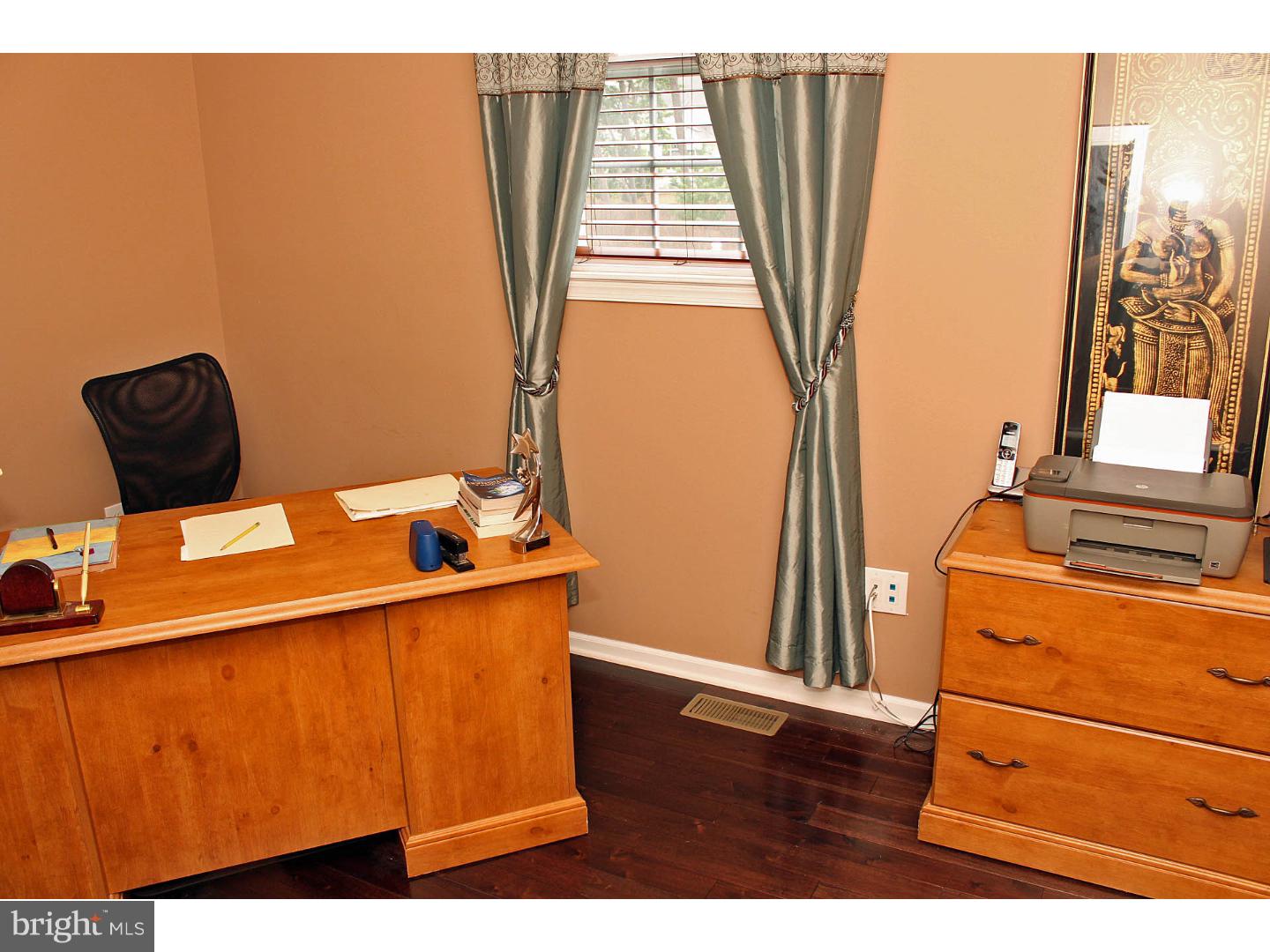 526 Hartford Road Mount Laurel, NJ 08054 - Photo 14 of 25 Office / Study