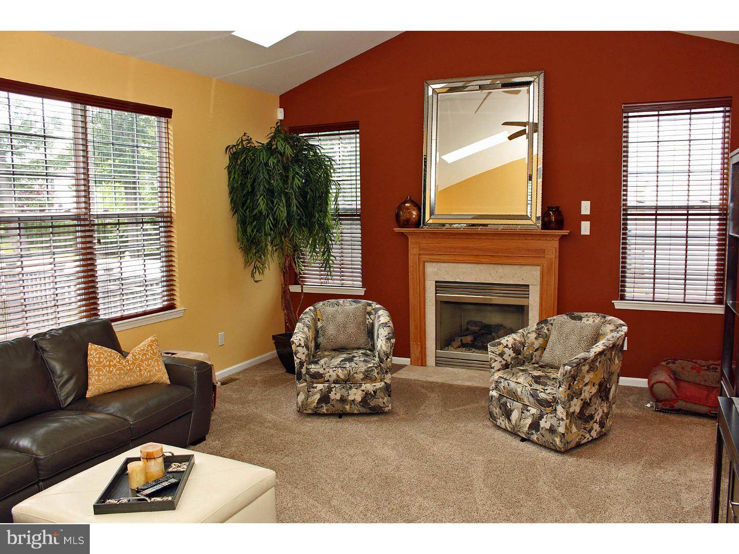 526 Hartford Road Mount Laurel, NJ 08054 - Photo 5 of 25 Family Room