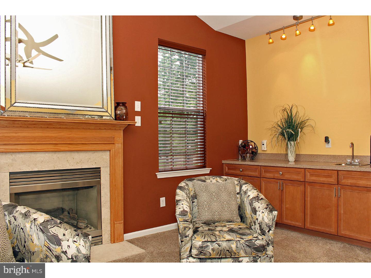526 Hartford Road Mount Laurel, NJ 08054 - Photo 6 of 25 Family Room