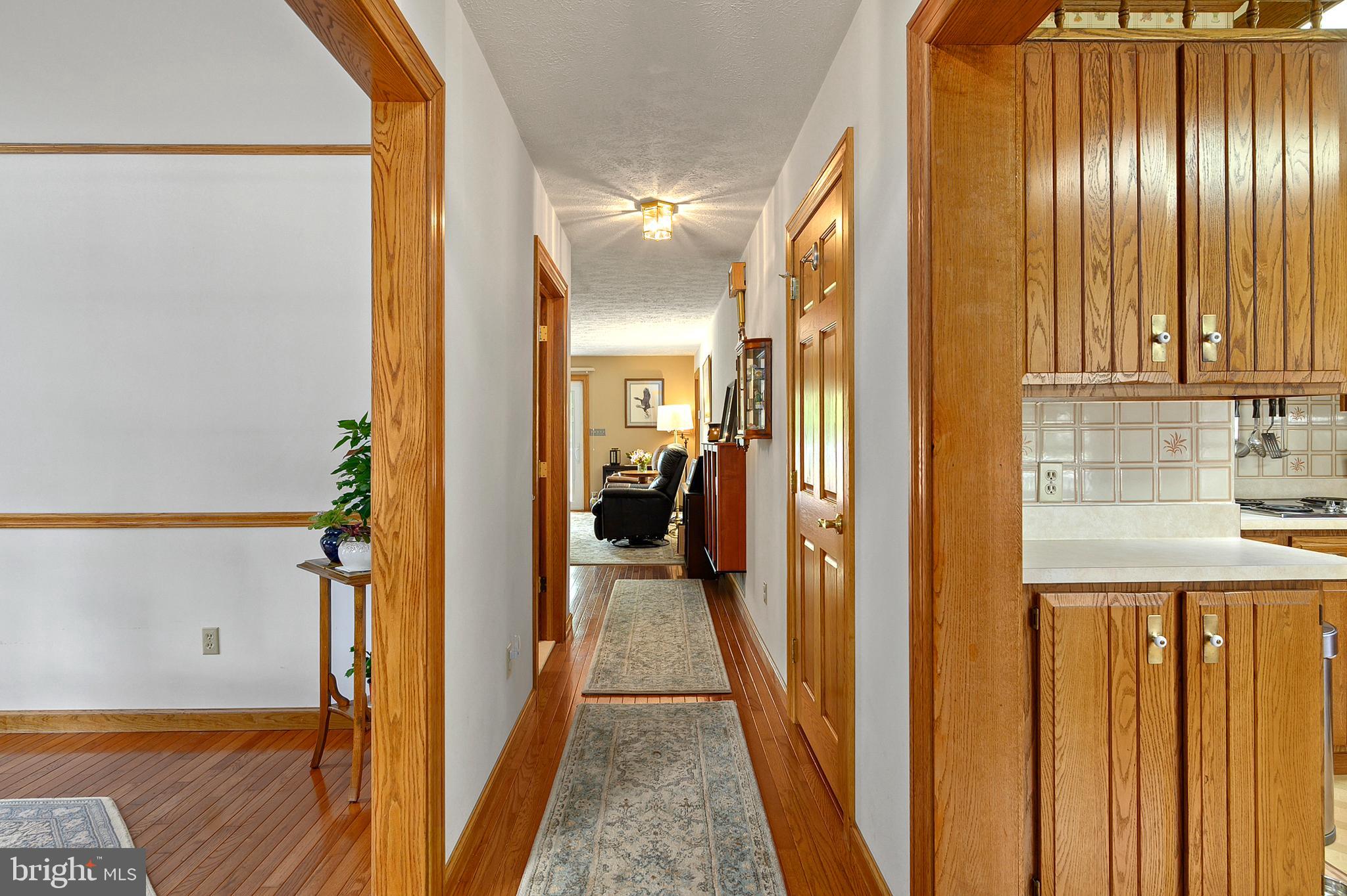 294 Riverside Drive Pasadena, MD 21122 - Photo 21 of 66 Foyer View