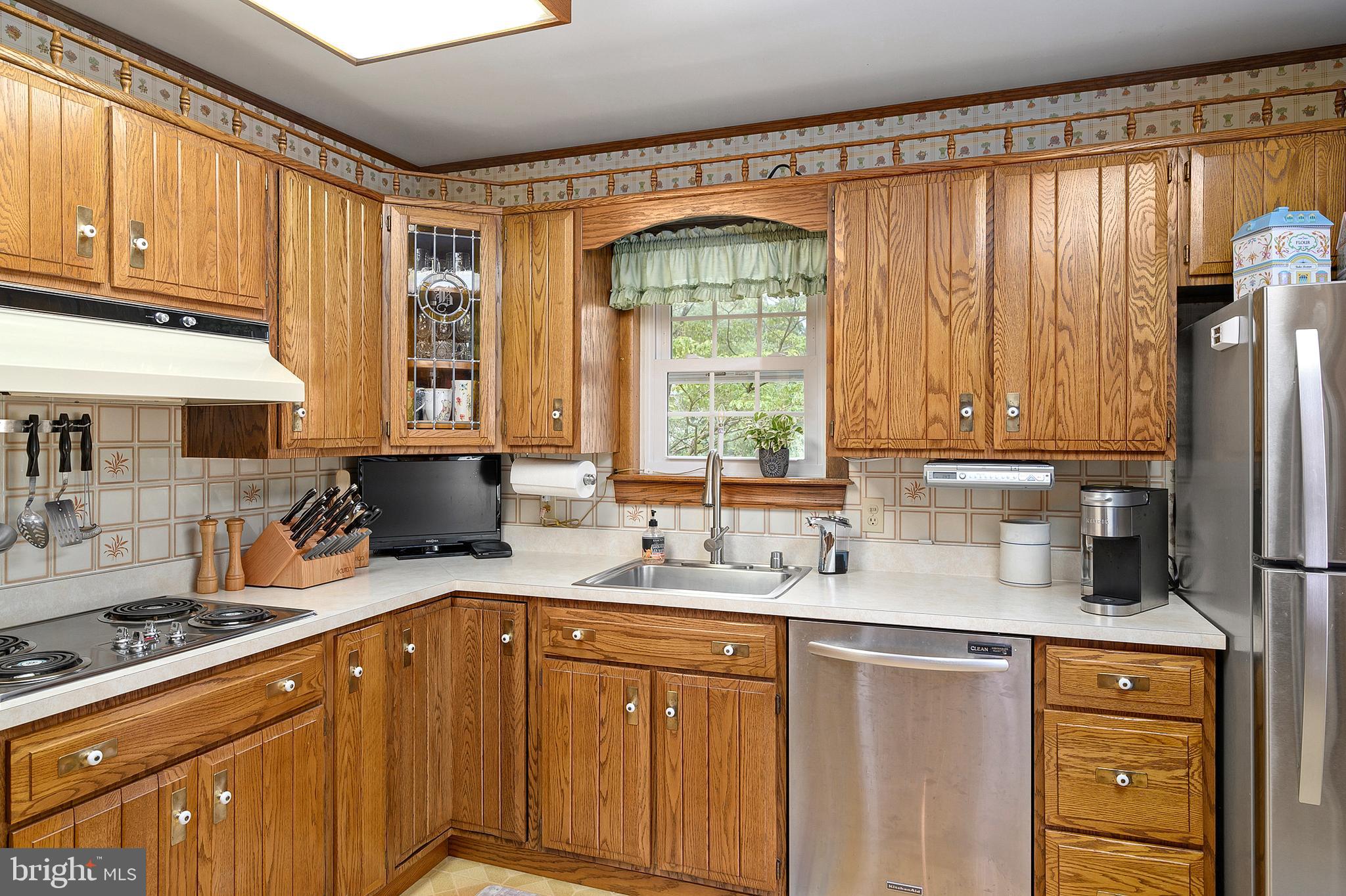 294 Riverside Drive Pasadena, MD 21122 - Photo 24 of 66 Kitchen (alt view)