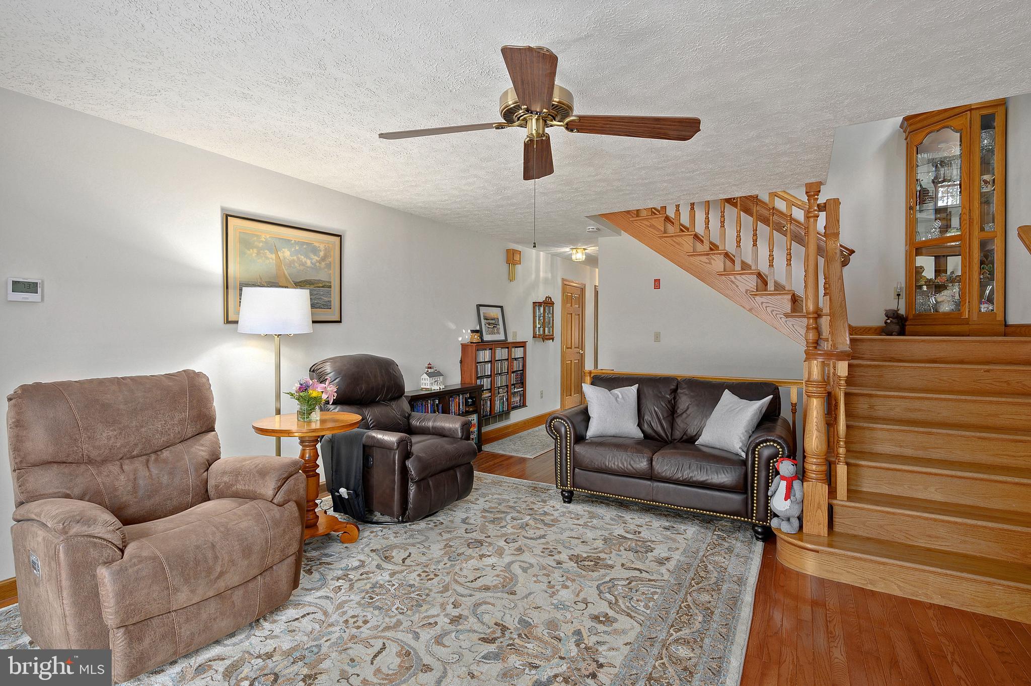294 Riverside Drive Pasadena, MD 21122 - Photo 30 of 66 Living Room (alt view)