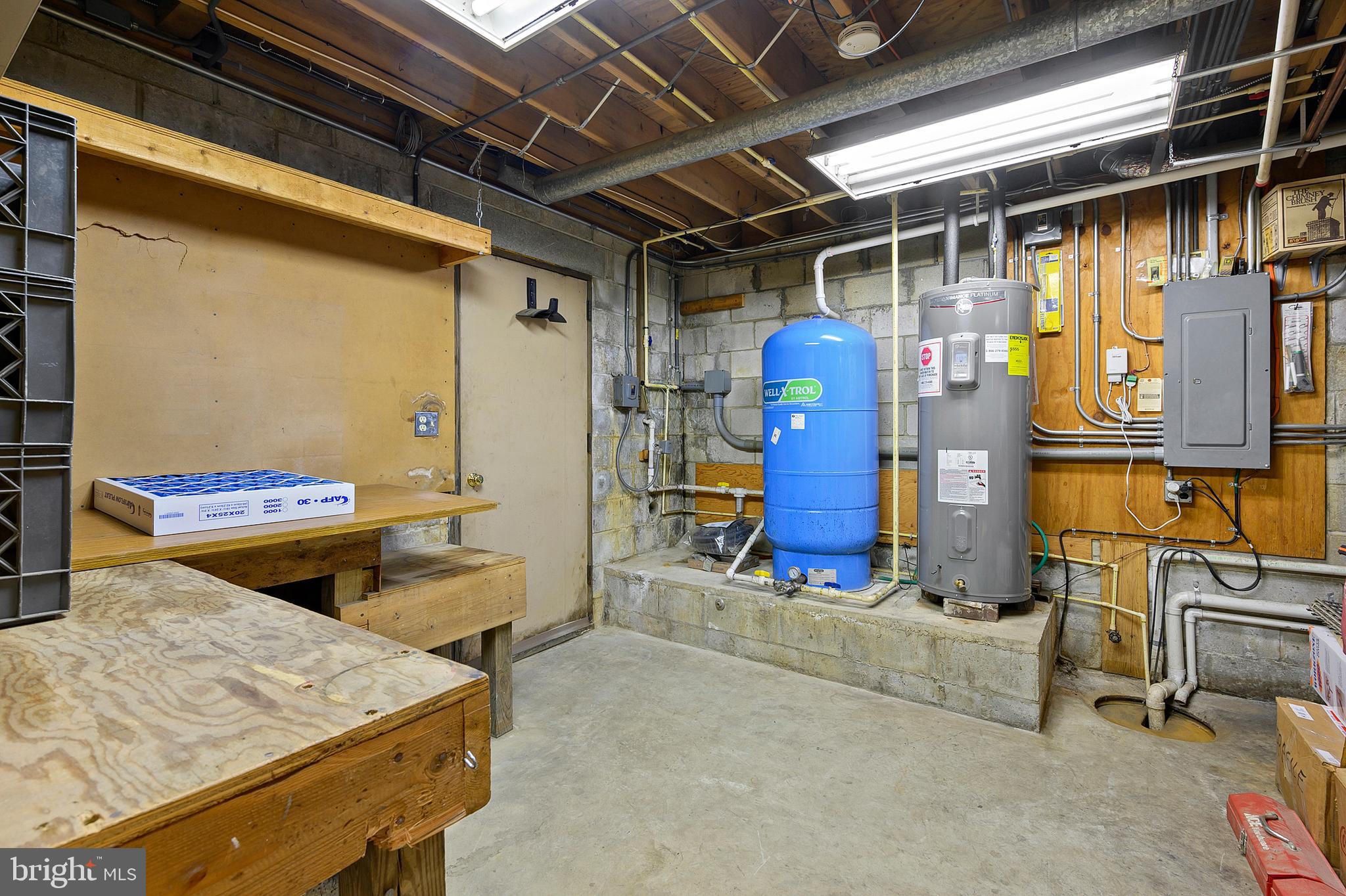 294 Riverside Drive Pasadena, MD 21122 - Photo 47 of 66 Basement Workshop