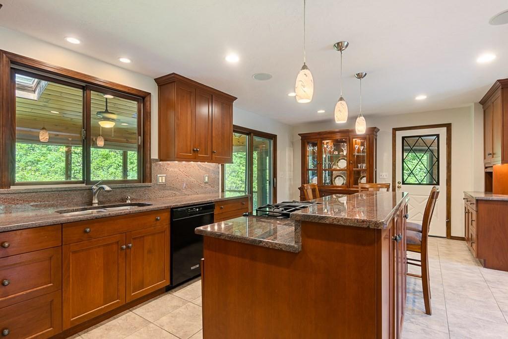 31 Mt Jefferson Road Hubbardston, MA 01452 - Photo 10 of 42 Gallery Image 10