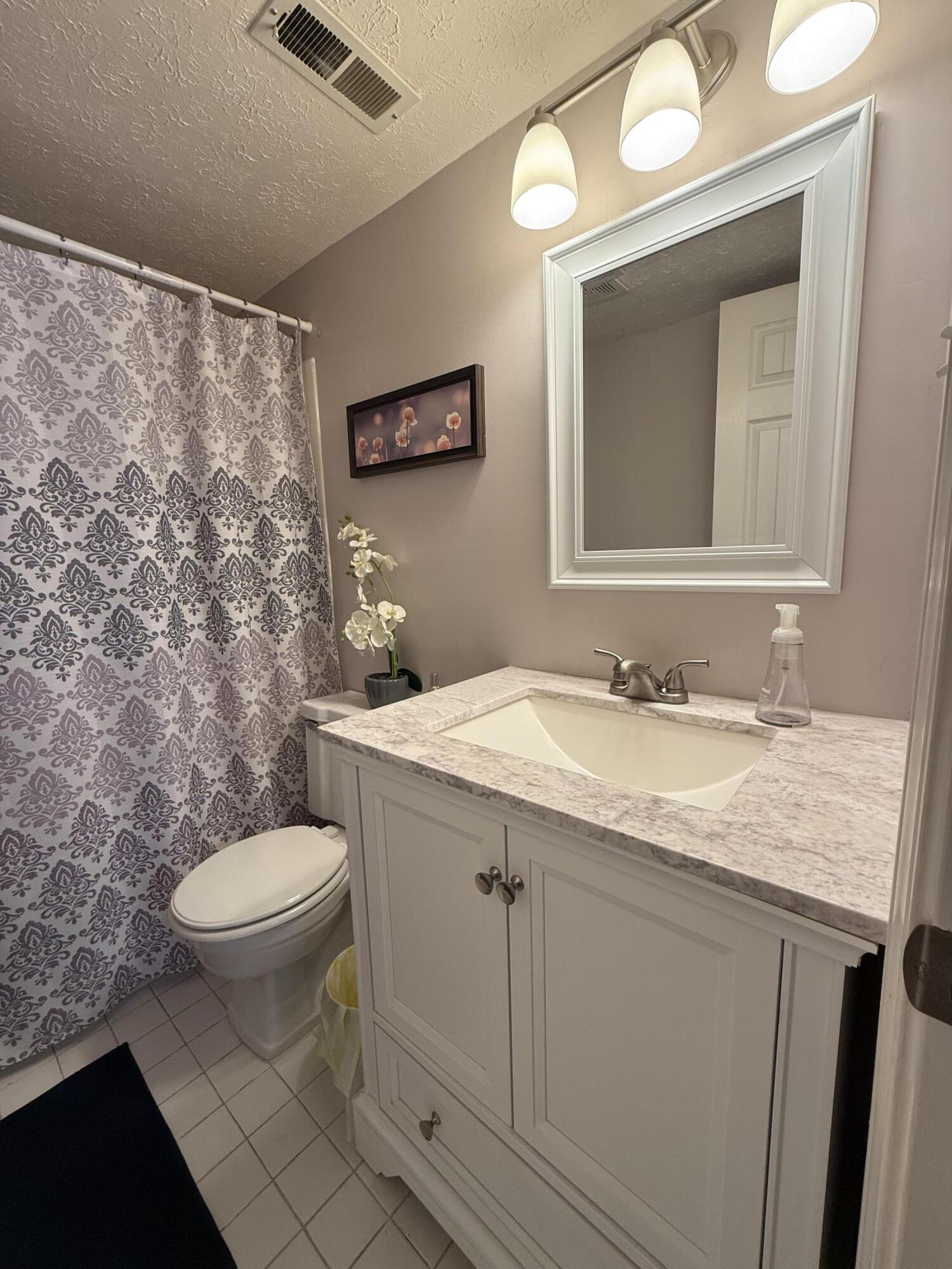 145 State Park Road, Unit G2 Jamestown, KY 42629 - Photo 20 of 38 Main level bathroom