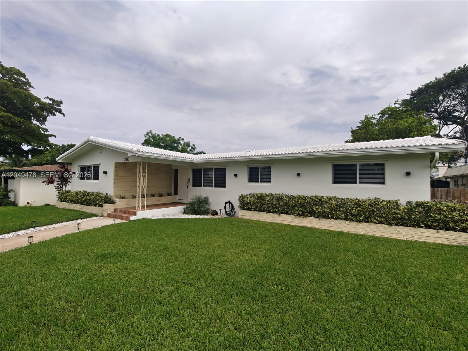3410 Cleveland Street Hollywood, FL 33021 - Photo 2 of 24