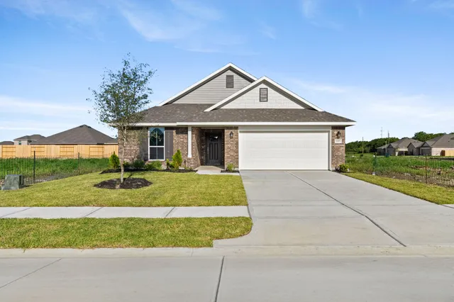 $244,400 | 2075 Emerald Lk Trail, Dayton, TX 77535