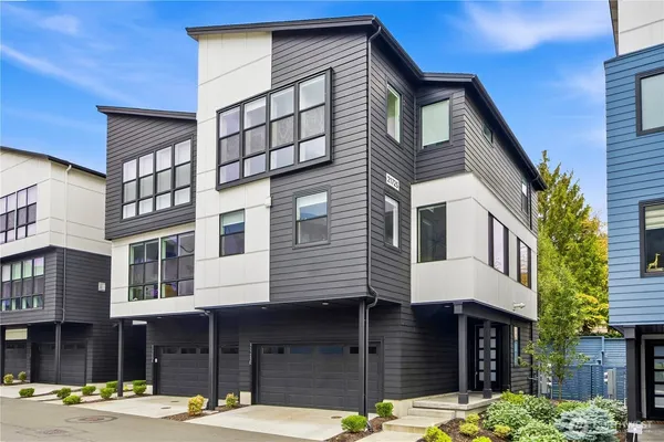 $1,100,000 | 21725 25th Avenue Southeast, Unit D, Bothell, WA 98021