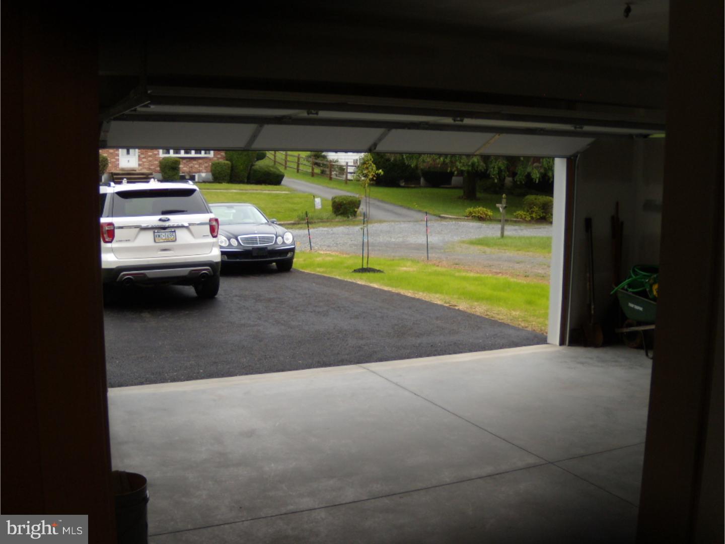 11 Ranor Court Reading, PA 19606 - Photo 7 of 19 Garage