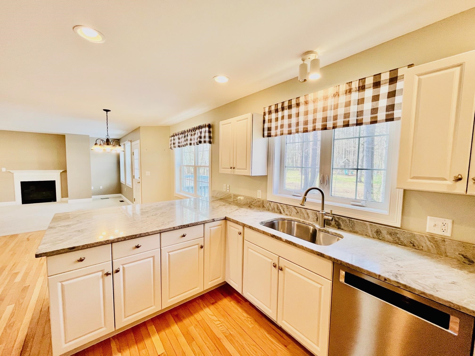 124 Blacksnake Road Seabrook, NH 03874 - Photo 6 of 31