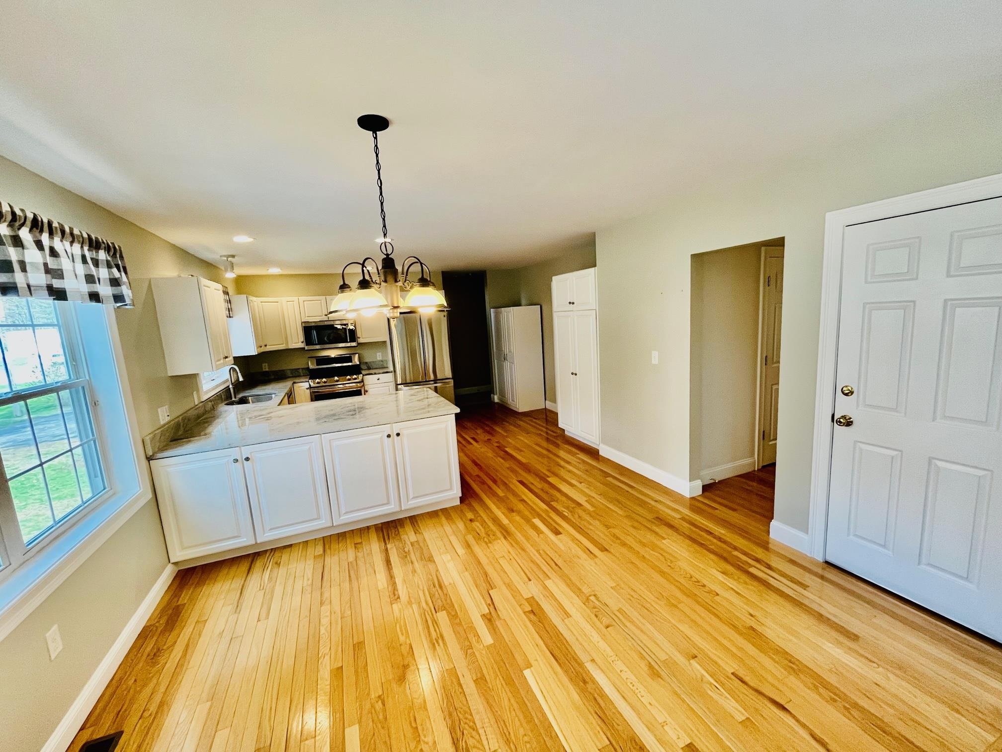 124 Blacksnake Road Seabrook, NH 03874 - Photo 8 of 31