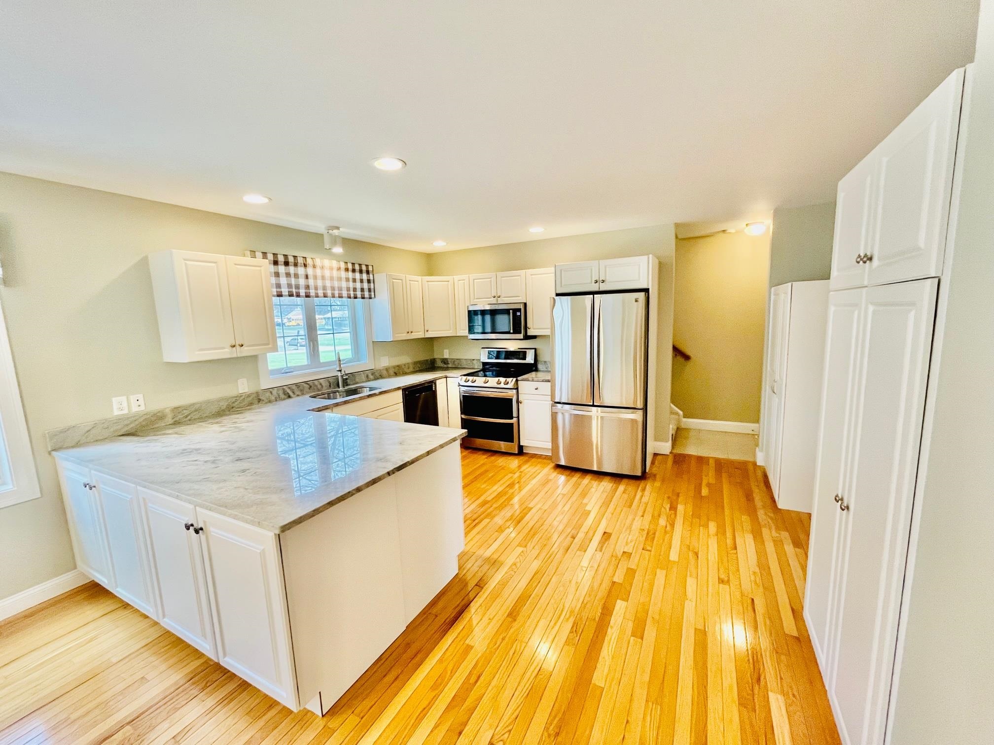 124 Blacksnake Road Seabrook, NH 03874 - Photo 10 of 31