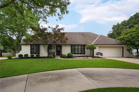 $799,000 | 8016 Fontana Street, Prairie Village, KS 66208