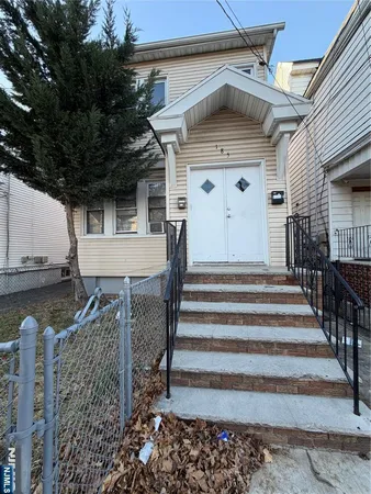 $2,275 | 185 Linden Avenue, Irvington, NJ 07111