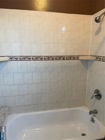 $2,275 | 185 Linden Avenue, Irvington, NJ 07111