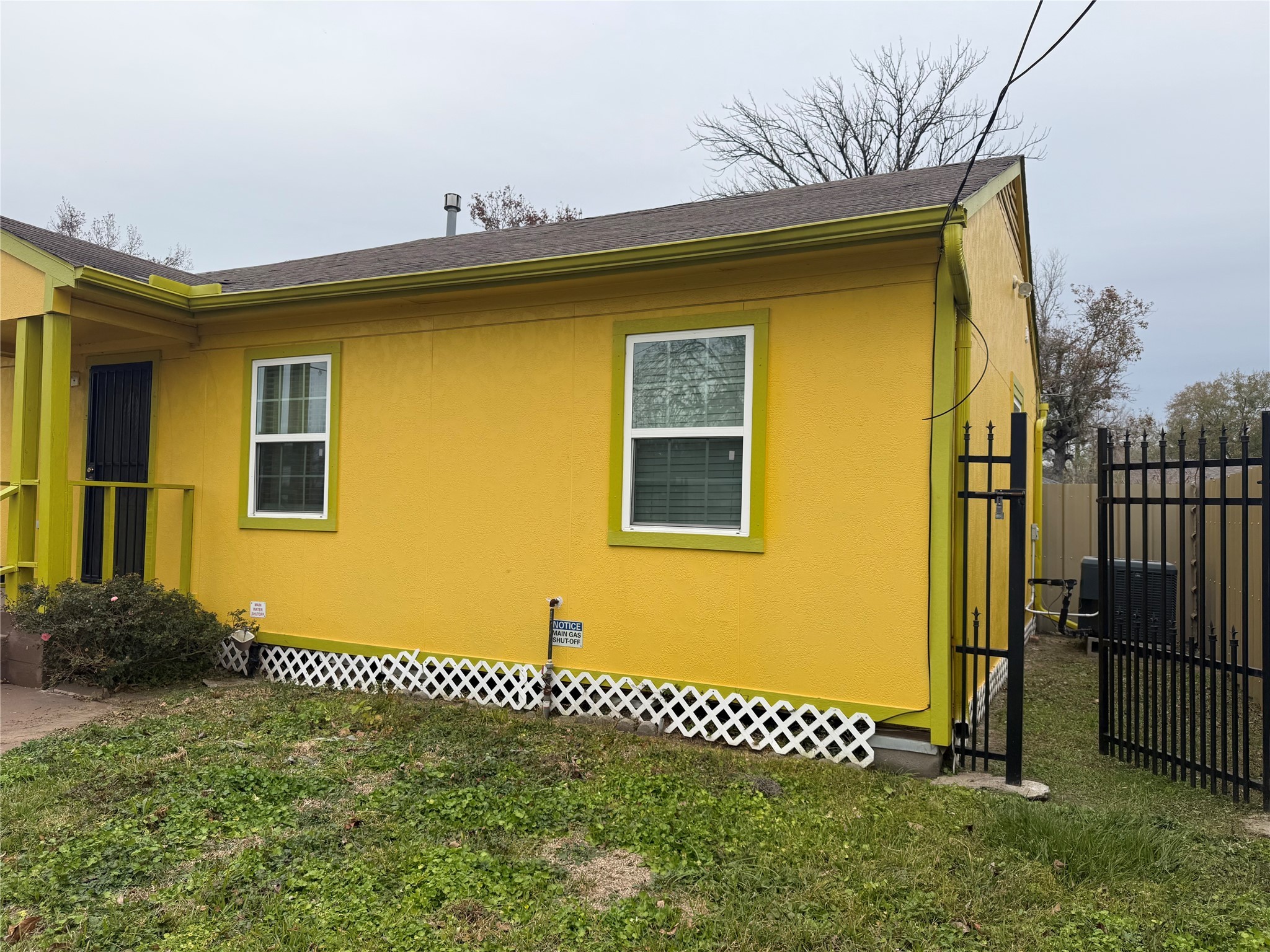 7901 Record Street Houston, TX 77028 - Photo 10 of 17 a view of a house with a backyard