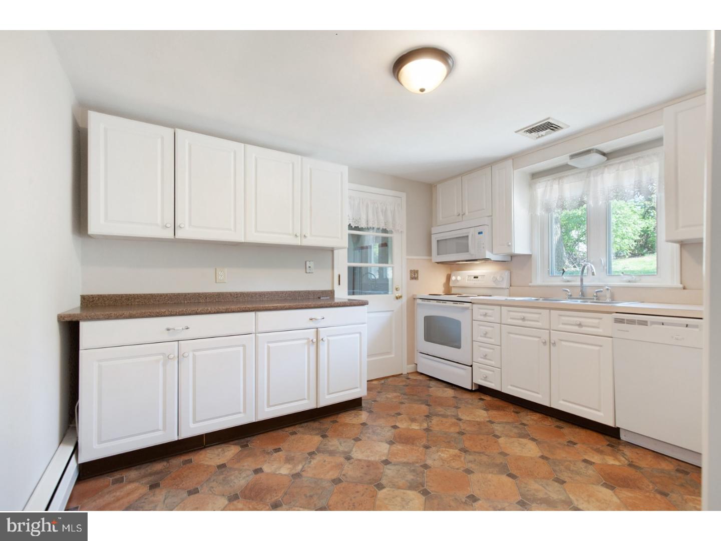 1502 Reed Street Coatesville, PA 19320 - Photo 8 of 23 Gallery Image 8