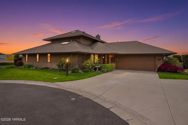 $490,000 | 101 North 48th Avenue, Unit 11, Yakima, WA 98908