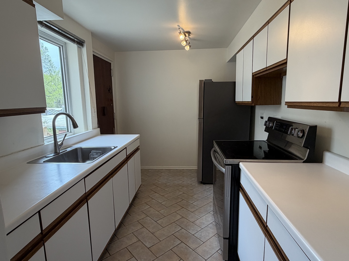 424 Braeside Road, Unit 2N Highland Park, IL 60035 - Photo 9 of 14