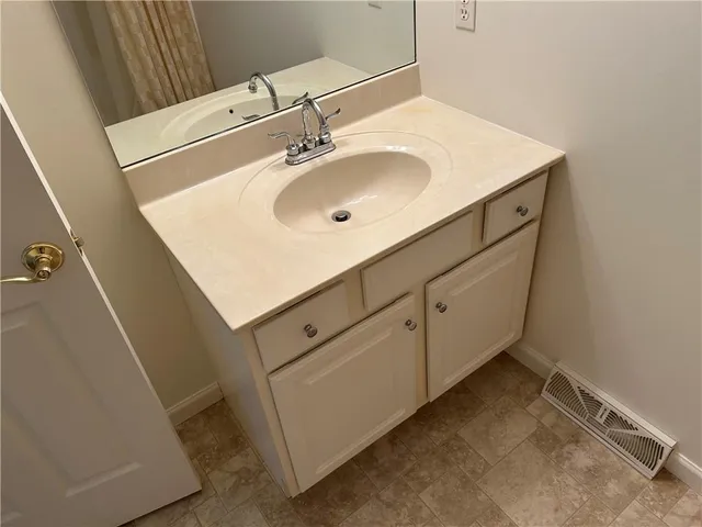 $299,900 | 607 Crestview Lane, New Kensington, PA 15068