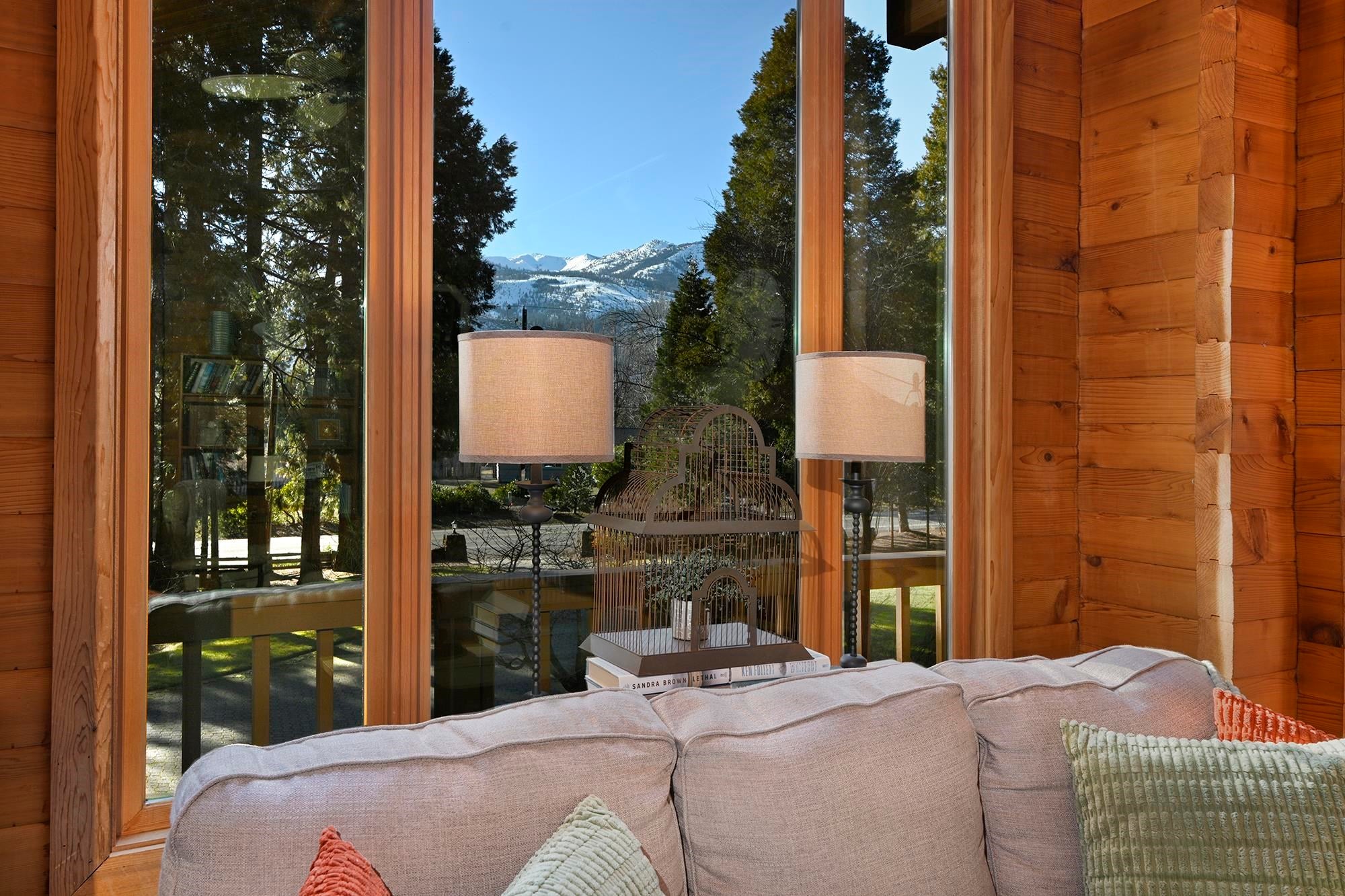 4400 North Old Stage Road Mount Shasta, CA 96067 - Photo 12 of 39 Gallery Image 12