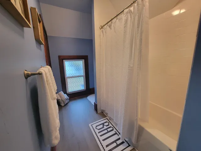 $1,500 | 67 East Walworth Avenue, Unit 2, Delavan, WI 53115