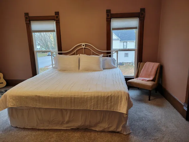 $1,500 | 67 East Walworth Avenue, Unit 2, Delavan, WI 53115