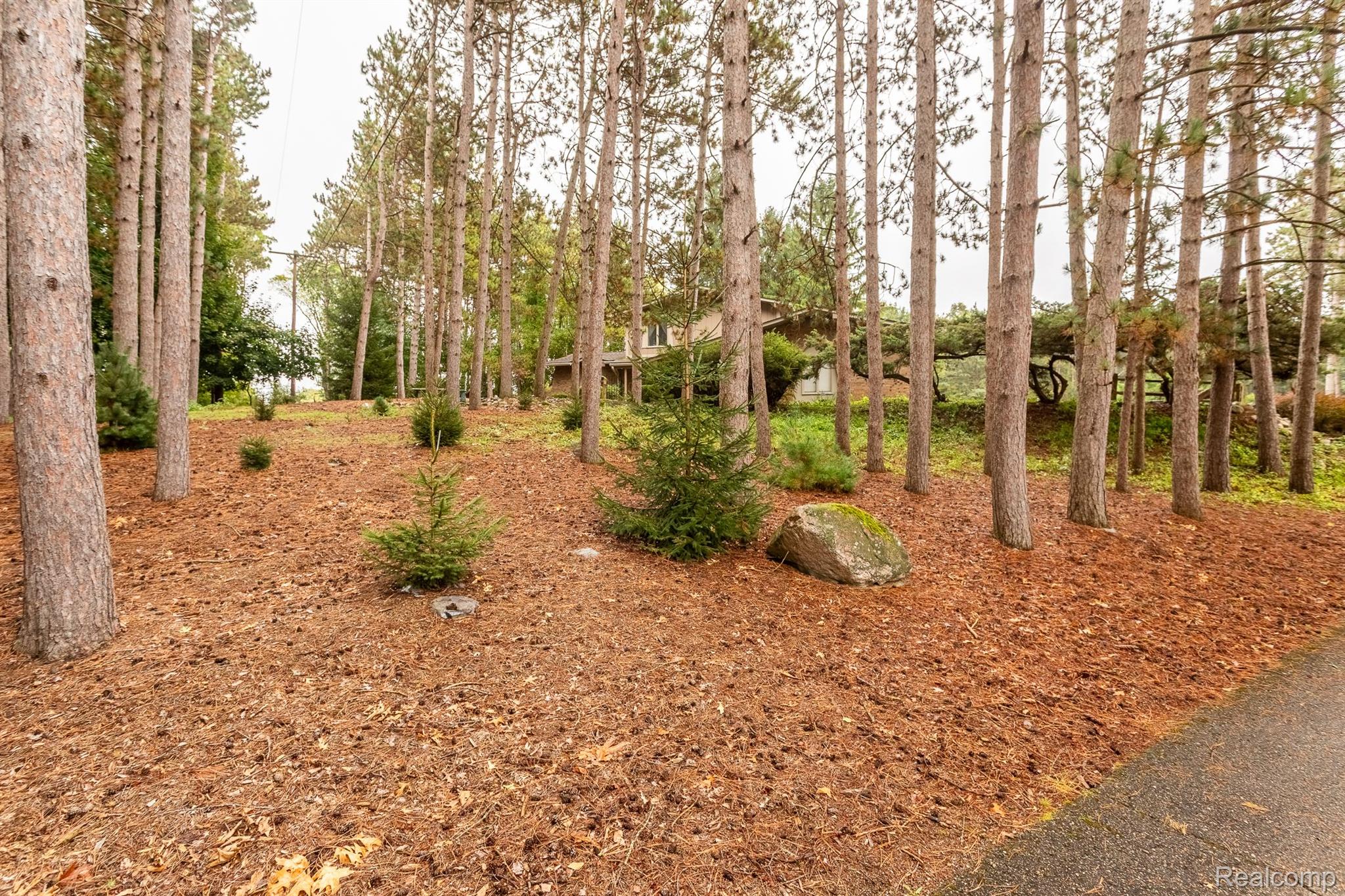 8677 Knox Road Clarkston, MI 48348 - Photo 52 of 59 Gallery Image 52