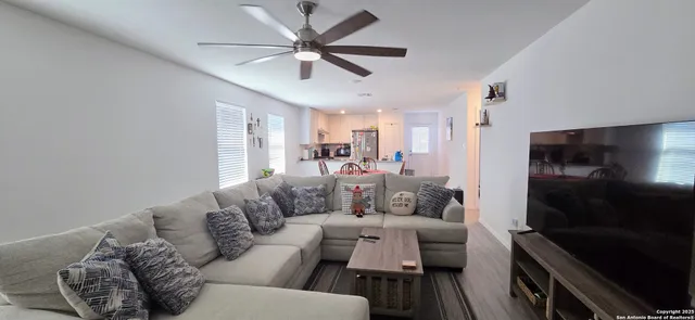 $1,750 | 10003 Leeds Wheel, San Antonio, TX 78254