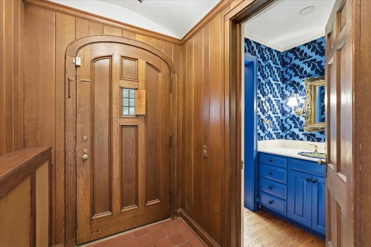 1110 Edgewood Avenue Madison, WI 53711 - Photo 9 of 86