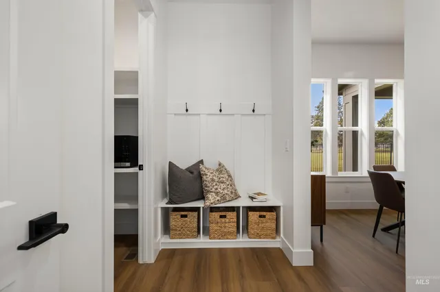 $749,900 | 599 North Hiltonhead Way, Eagle, ID 83616