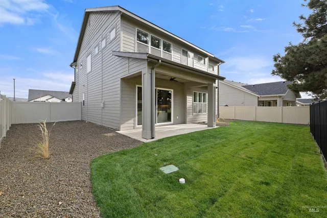 $749,900 | 599 North Hiltonhead Way, Eagle, ID 83616