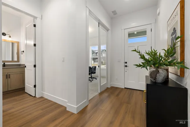 $749,900 | 599 North Hiltonhead Way, Eagle, ID 83616