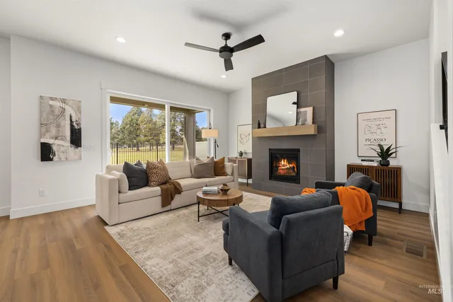 $749,900 | 599 North Hiltonhead Way, Eagle, ID 83616