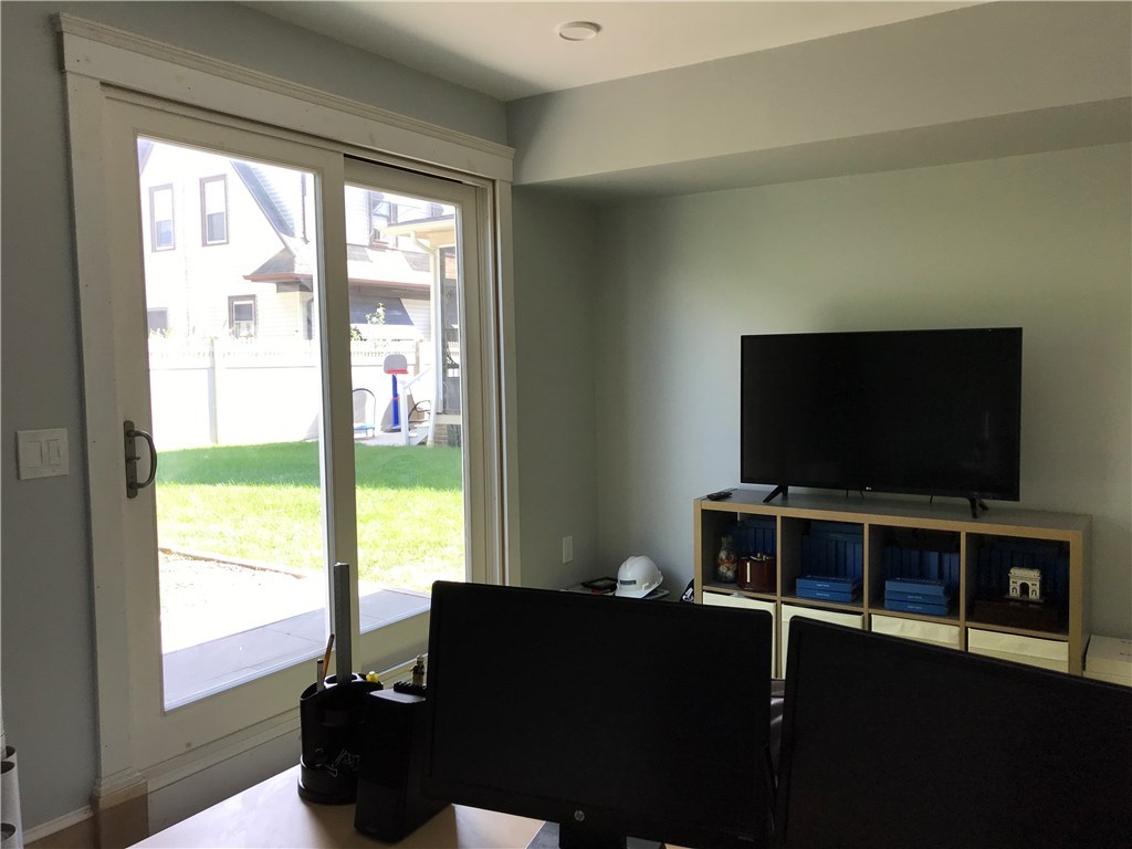 87 Calaman Road Cranston, RI 02910 - Photo 31 of 38 Office