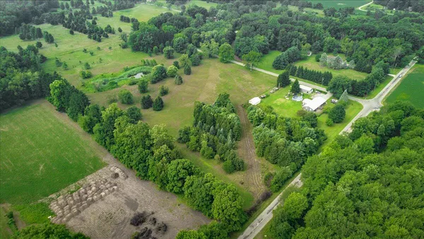 $550,000 | 19839 South Witt Road, Three Oaks, MI 49128