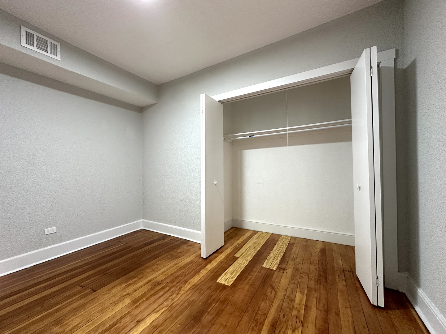 2052 North Dayton Street, Unit 2R Chicago, IL 60614 - Photo 11 of 11 a view of a room with wooden floor