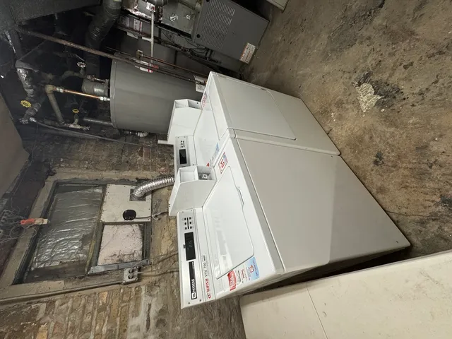 $2,795 | 2052 North Dayton Street, Unit 2R, Chicago, IL 60614