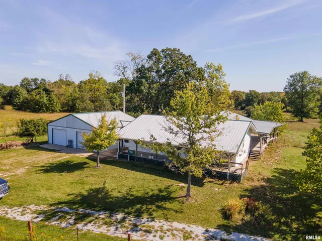 $960,000 | 27232 State Highway, La Grange, MO 63448