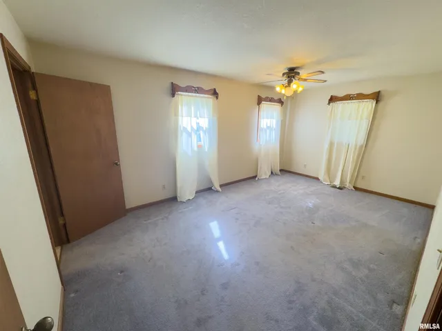 $960,000 | 27232 State Highway, La Grange, MO 63448