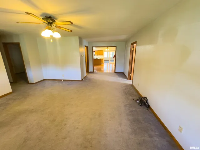 $960,000 | 27232 State Highway, La Grange, MO 63448