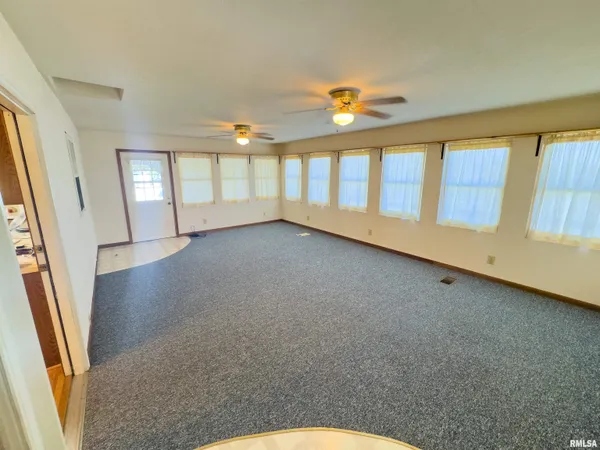 $960,000 | 27234 State Hwy Z, Canton, MO 63435