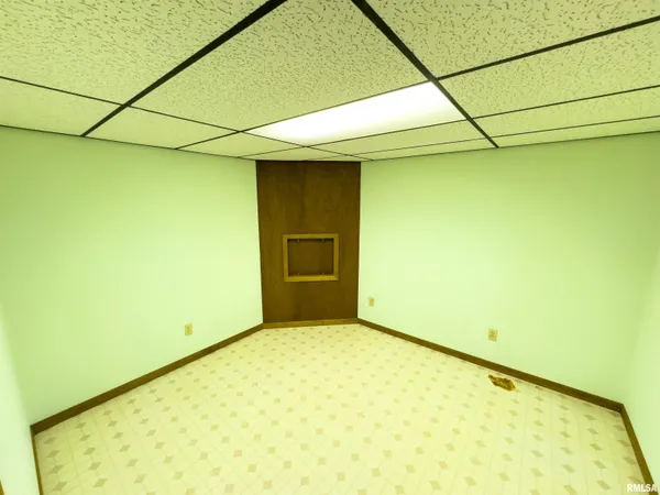 $960,000 | 27234 State Hwy Z, Canton, MO 63435