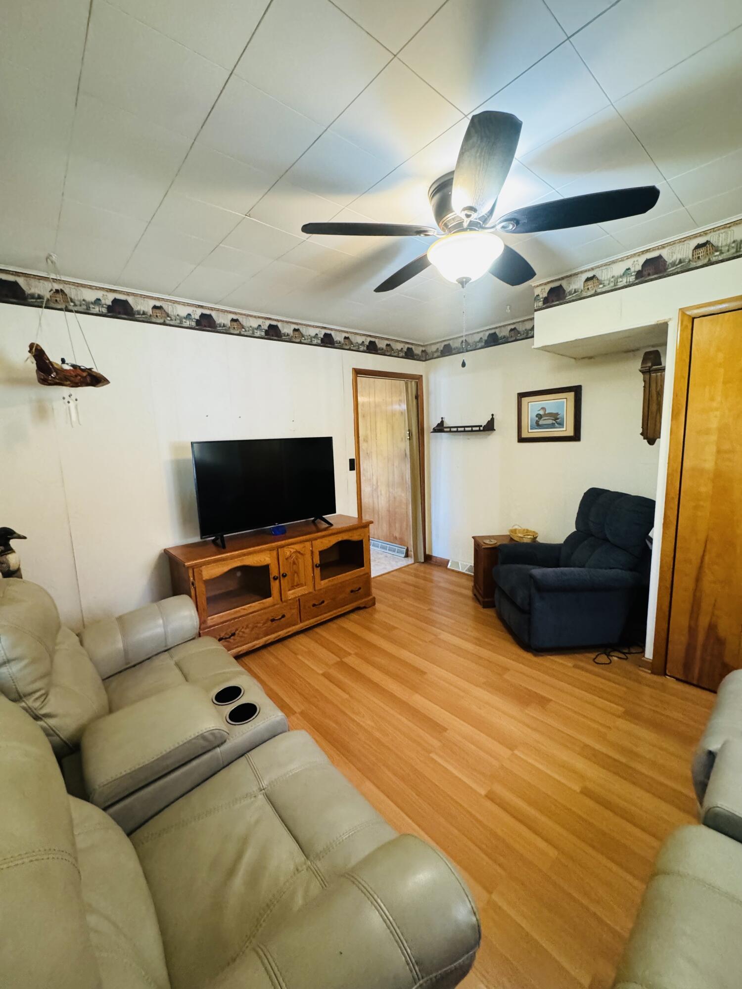 5112 North Bass Lake Road Irons, MI 49644 - Photo 23 of 41 Living Room