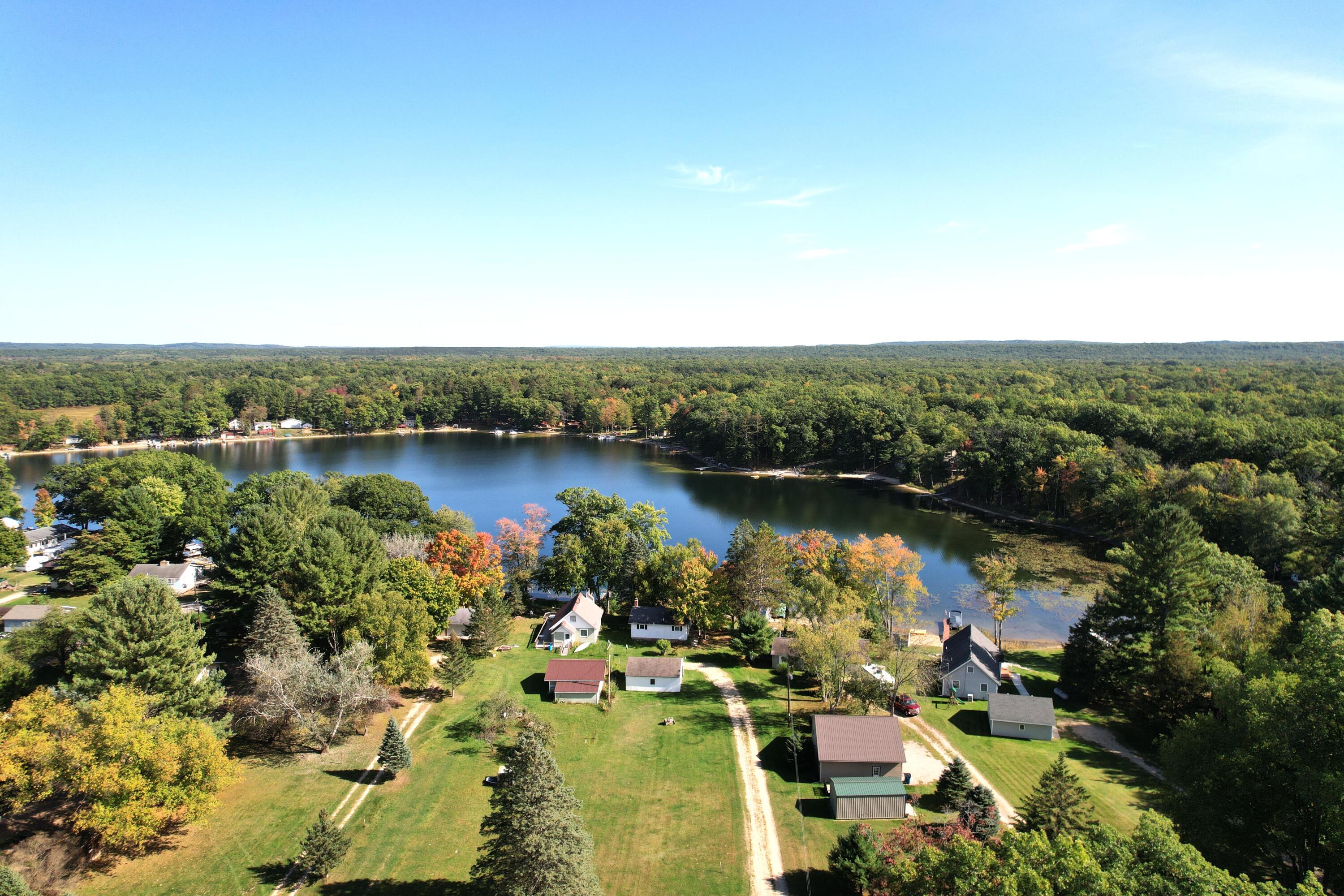 5112 North Bass Lake Road Irons, MI 49644 - Photo 5 of 41 Perfect Setting