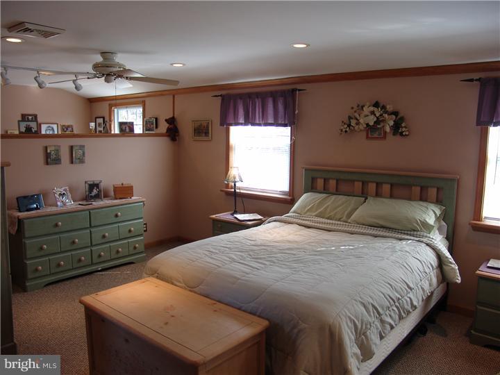 26 Hamlet Road Levittown, PA 19056 - Photo 14 of 25 Master Bedroom