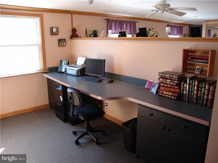26 Hamlet Road Levittown, PA 19056 - Photo 17 of 25 Office / Study