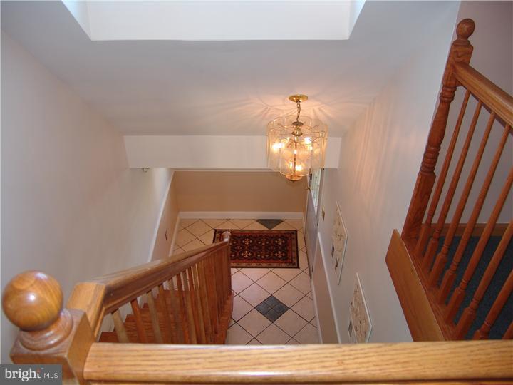 26 Hamlet Road Levittown, PA 19056 - Photo 3 of 25 Foyer