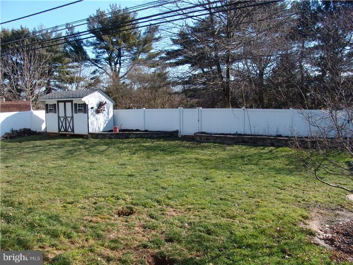 26 Hamlet Road Levittown, PA 19056 - Photo 21 of 25 Back Yard